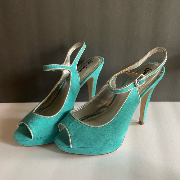 Limelight Shoes - Limelight turquoise shoes size 36 heels with exposed toe and strap